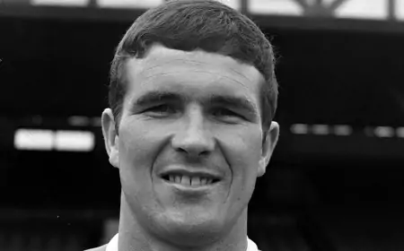 Liverpool'un Efsanevi Kaptanı Ron Yeats 86 Yaşında Hayatını Kaybetti