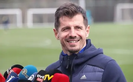 Emre Belözoğlu Sahalara Geri Dönüyor