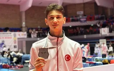 Hamza Uzun'dan Tarihe Geçen Şampiyonluk!